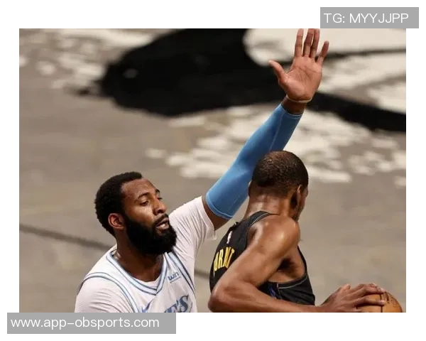 篮板之王庄神16分钟内高效表现12分13篮板8前场板助力球队胜利