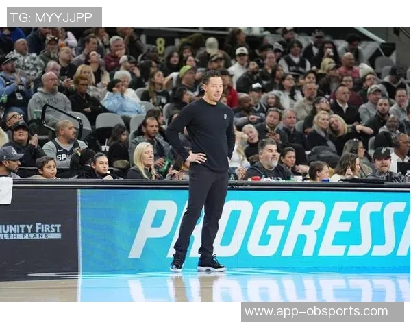 米奇约翰逊赞文班全场高水平表现令人惊叹的表现与坚持